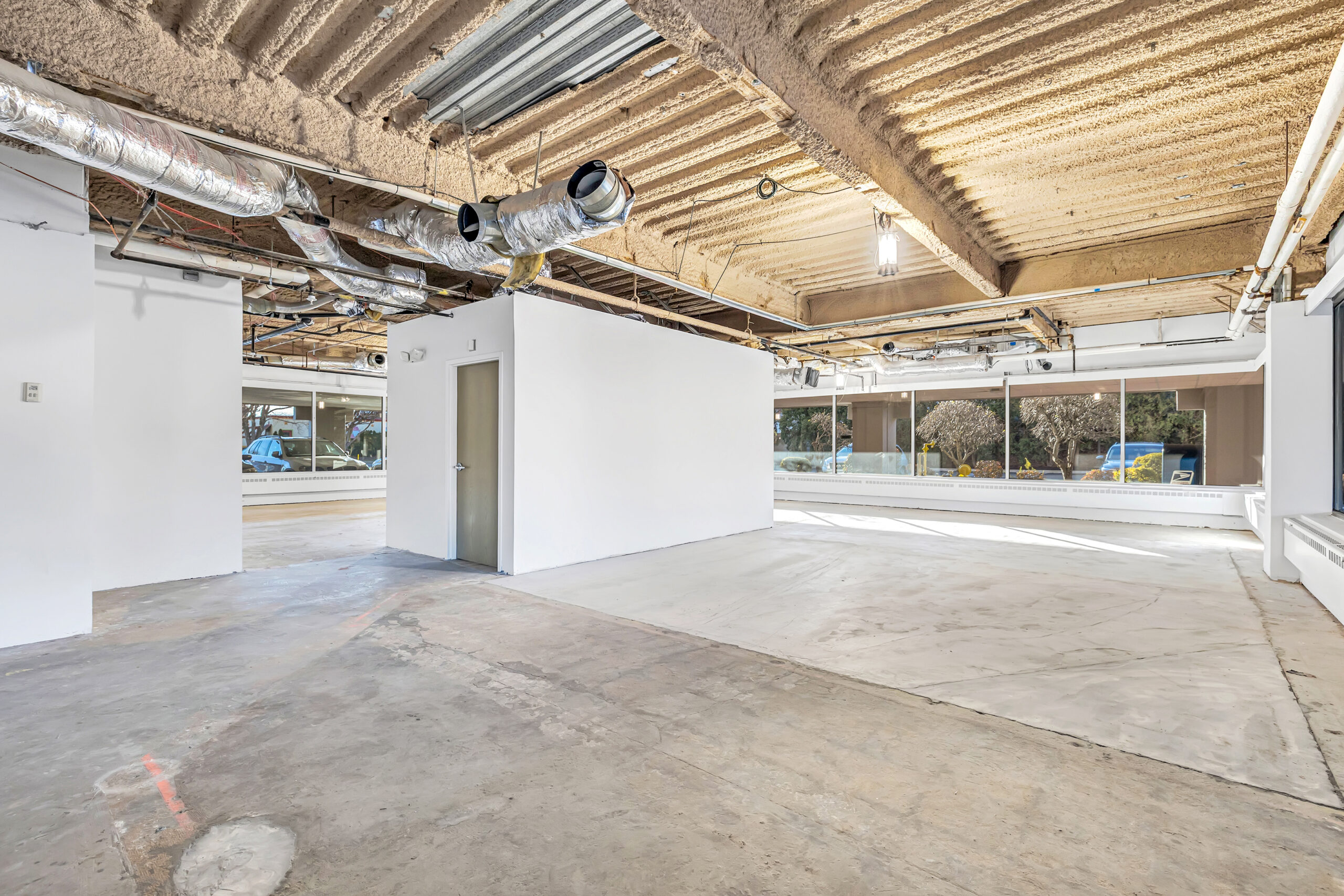Gallery Side Image
